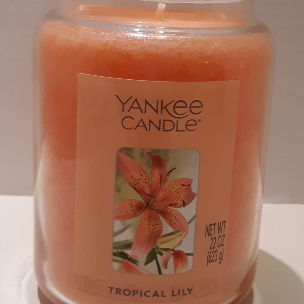 NEW YANKEE CANDLE 22 OZ JAR TROPICAL LILY